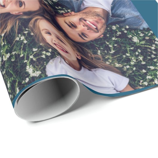 Feestelijke Blauwe Sneeuwvlokken Fotocollage Kerst Cadeaupapier (Rol Hoek)