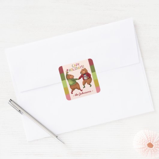 Feestelijke Capybara kerstwoordspeling met familie Vierkante Sticker (Envelop)