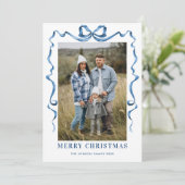 Feestelijke Dusty Blue Christmas Bow Ribbon 3 Foto Feestdagenkaart (Staand voorkant)