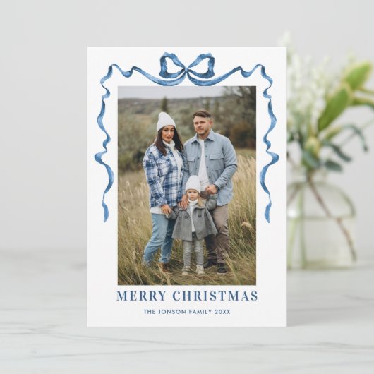 Feestelijke Dusty Blue Christmas Bow Ribbon 3 Foto Feestdagenkaart (Staand voorkant)