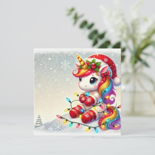 Feestelijke Eenhoorn Gewikkeld in Kerstverlichting Feestdagenkaart (Staand voorkant)