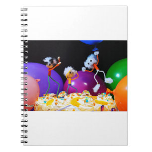 Feestelijke Fubby foto met ballonnen en taart. Notitieboek