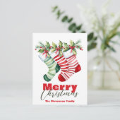 Feestelijke gestreepte kousen met groen Kerstmis Feestdagenkaart (Staand voorkant)