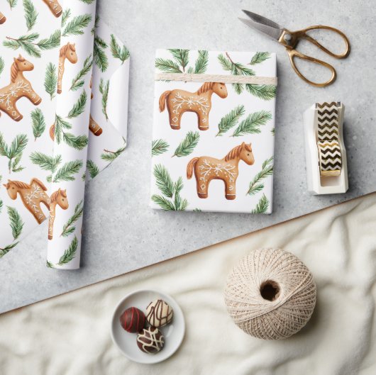 Feestelijke Gingerbread Horse & Pine Pattern Cadeaupapier (Crafts)