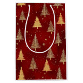 Feestelijke gouden kerstbomen op rood medium cadeauzakje (Voorkant)