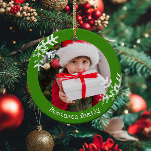 Feestelijke groene rustieke kerstfoto sneeuwvlok keramisch ornament