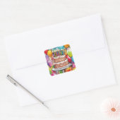 Feestelijke Happy Birthday Cake, kaarsen & ballonn Vierkante Sticker (Envelop)