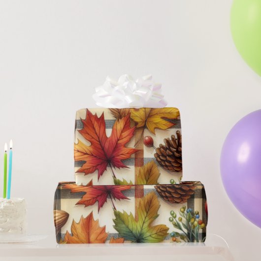 Feestelijke herfstbladeren op geruit cadeaupapier (Feestgeschenken)