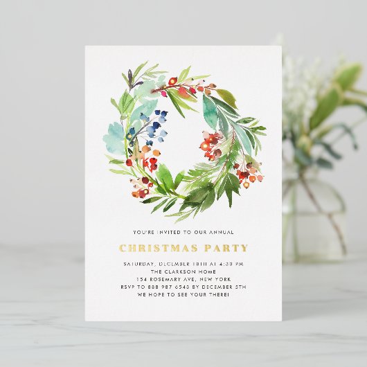 Feestelijke Juniper en Holly Wreath kerstfeest Folie Uitnodiging (Staand Voorkant)