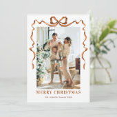 Feestelijke Kerst Beige Boho Bow Ribbon 3 Foto Feestdagenkaart (Staand voorkant)
