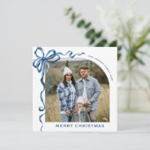 Feestelijke Kerst Dusty Blue Bow Ribbon 2 Foto Feestdagenkaart (Staand voorkant)