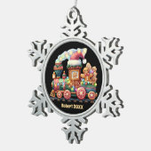 Feestelijke Kerst peperkoek trein voeg naamdatum t Tin Sneeuwvlok Ornament (Rechts)