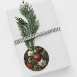 Feestelijke Kerst Rozen, Pine en Holly Wedding Ronde Sticker<br><div class="desc">Mooi en kleurrijk naadloos herhalend kerstbloempatroon van rode rozen,  witte bloemen,  rode hulstbessen,  dennen en gebladerte op een donkere achtergrond. Aanvullend op mijn Classic Christmas Floral Crest Monogram bruiloft collectie.</div>