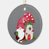 feestelijke kerstfeestdag wekt een gevoel keramisch ornament (Links)