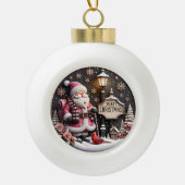 Feestelijke kerstman met kerstdetails keramische bal ornament (Voorkant)