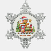 Feestelijke Kerstmis voeg naam jaar peperkoek trei Tin Sneeuwvlok Ornament (Voorkant)