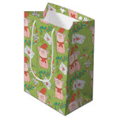 Feestelijke Kerstvarkens Midden Geschenkentas Medium Cadeauzakje (Voorkant Gekanteld)