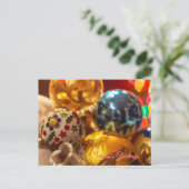 Feestelijke kerstversieringen dichtbij briefkaart (Staand voorkant)