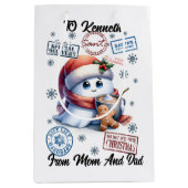 Feestelijke kerstzak met leuke sneeuwman medium cadeauzakje (Voorkant)