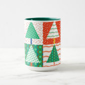 Feestelijke Kleurrijke Patchwork Kerstbomen Mok (Midden)