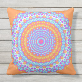 Feestelijke Oranje Roze Mandala Ontwerp 4 Buitenkussen