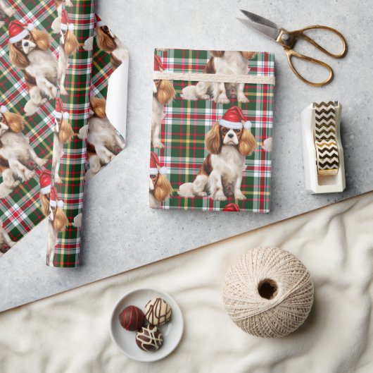 Feestelijke Plaid Cavalier Spaniel Santa Dog Kerst Cadeaupapier (Crafts)