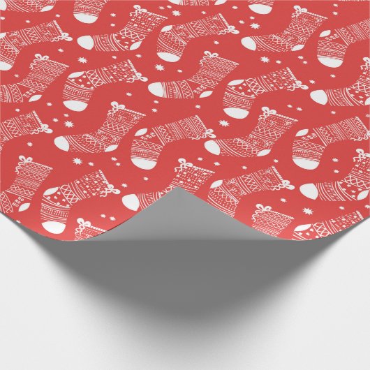 Feestelijke rode en witte kerstkousen patroon cadeaupapier (Hoek)