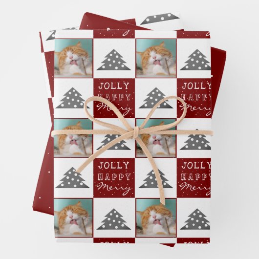 Feestelijke rode huisdier foto kerstboom inpakpapier vel (In situ)