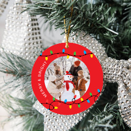 Feestelijke rode kleurrijke vrolijke kerstverlicht keramisch ornament