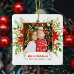 Feestelijke Rode Poinsettia Kerst Kinder Foto Keramisch Ornament<br><div class="desc">Een prachtige rode poinsettia bloem met hulst blad en gouden vierkant omringt uw schattige familiefoto boven Vrolijk Kerstfeest. Heldere en vrolijke kinder foto vakantie ornament cadeau met  bloemen en bladeren rond uw vierkante afbeelding.</div>