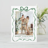 Feestelijke Sage Green Christmas Bow Ribbon 2 Foto Feestdagenkaart (Staand voorkant)