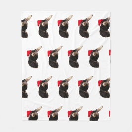 Feestelijke & schattige bernedoodle met een kerstm fleece deken