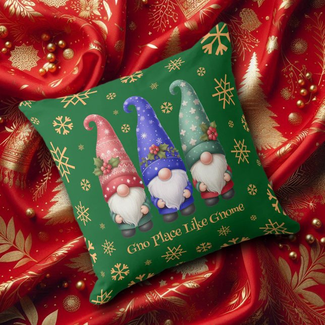 Feestelijke trio van kerstkabouters met sneeuwvlok kussen (Christmas Gnomes with Snowflakes Throw Pillow Cover Photo)