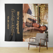 Feestelijke verlovingsfoto in zwart goud wandkleed (In Situ (horizontaal))