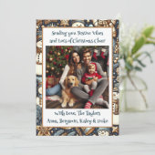 Feestelijke vibes en kerst juichen familiefoto feestdagenkaart (Staand voorkant)