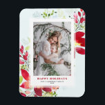 Feestelijke Waterverf Poinsettia Foto Kerst Magneet<br><div class="desc">Prettige feestdagen Nee! Stuur vakantiejuichen en wensen naar familie en vrienden met deze bloemenvakantiemagneet. Het beschikt over waterverf-illustratie van rode bloemen,  dennennaalden en groen met een lichte aqua-blauwe achtergrond. Personaliseer door uw favoriete foto te tonen en namen toe te voegen. Overeenkomende objecten zijn beschikbaar.</div>
