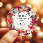 Feestelijke winterbloemen Kerstmis Ronde Sticker<br><div class="desc">Elegante Kerst stickers met winterbloemen - poinsettias,  in rijke tinten rood,  bordeaux,  crèmes en ivoor,  feestelijke bessen en weelderig groen. Alle tekst is eenvoudig aan te passen.</div>