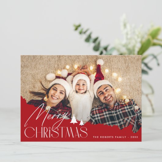 Feestelijke witte script vrolijk kerstfoto kaart (Staand voorkant)