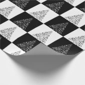 Feestelijke Zwarte en Witte Kerstboom Cadeau Cadeaupapier (Hoek)