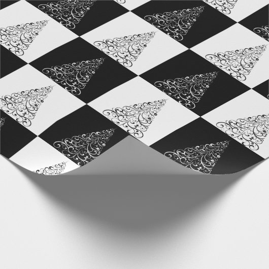 Feestelijke Zwarte en Witte Kerstboom Cadeau Cadeaupapier (Hoek)