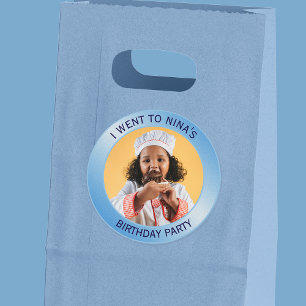 Feestgast verjaardagsfeestje kind blauw ronde sticker