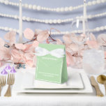 Feestgunst Favor Doos Bedankdoosjes<br><div class="desc">Deze feestgunst doos is weergegeven in een elegante salie kleur.
Pas dit item aan en wijzig de voorbeeldtekst in die van u.
Tip: Voeg gewoon uw lekkere traktaties toe en voeg wat feestelijke lint toe.</div>