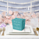 Feestgunst Favor Doos Bedankdoosjes<br><div class="desc">Deze feestgunstdoos is weergegeven in een elegante turkooizen kleur.
Pas dit item aan en wijzig de voorbeeldtekst in die van u.
Tip: Voeg gewoon uw lekkere traktaties toe en een wat feestelijke lint.</div>