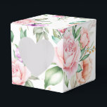 Feestgunstdoos - bloemendruk gunstdoos bedankdoosjes<br><div class="desc">Feestgunstdoos weergegeven in een mooie multi-kleur bloemendrukontwerp.
Kleur Wit
Pas dit item aan of koop zoals het is.
Stock afbeelding
freepik.com</div>