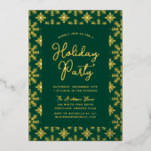 Feestive Green and Gold Snowflakes Holiday Party Folie Uitnodiging (Voorkant)