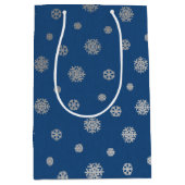 Feestive Winter Silver Blue Snowflakes Holiday Medium Cadeauzakje (Voorkant)