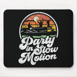 Feestje in slow motion retro grappige pontonboot b muismat