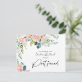 Feestje Uitgesteld Datum Blush Pink Floral Aankondigingskaart (Staand voorkant)