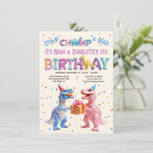 Feestje voor jongens en meisjes: dinosaurussen ver kaart (Staand voorkant)