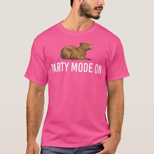 Feestmodus op Funny Capybara T-shirt (Voorkant)